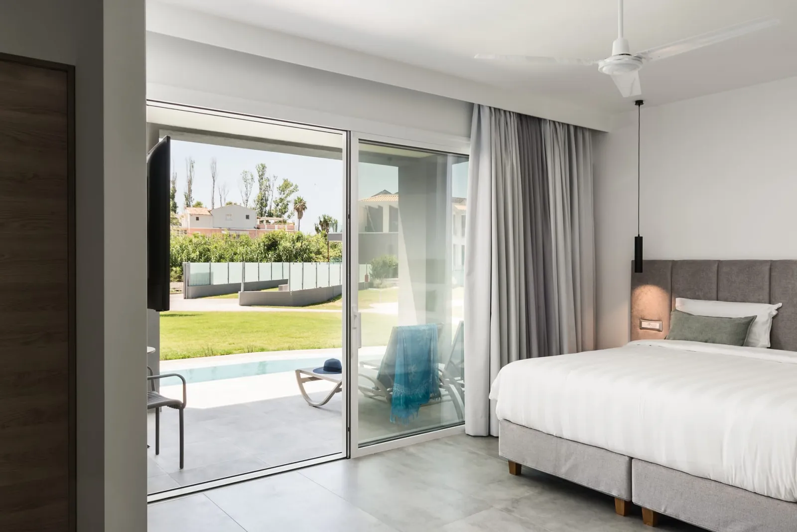 Acharavi Beach Hotel Corfu, Aharavi, Grčka — Junior Suite with Private Pool