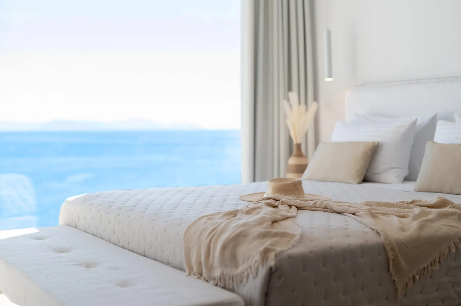 ACHILLION LUXURY CORFU VILLA & SUITES, Perama, Grčka — Panoramic Loft suite with indoor Hot tub