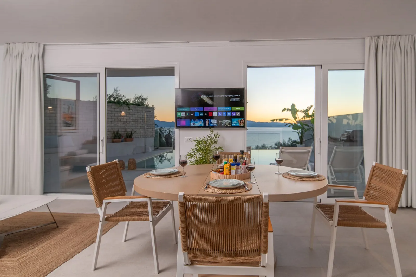 ACHILLION LUXURY CORFU VILLA & SUITES, Perama, Grčka — Senior Suite with pool view