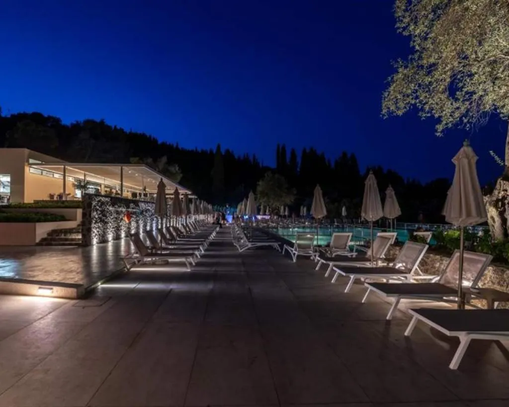 Aeolos Beach Resort, Perama, Grčka — plaža