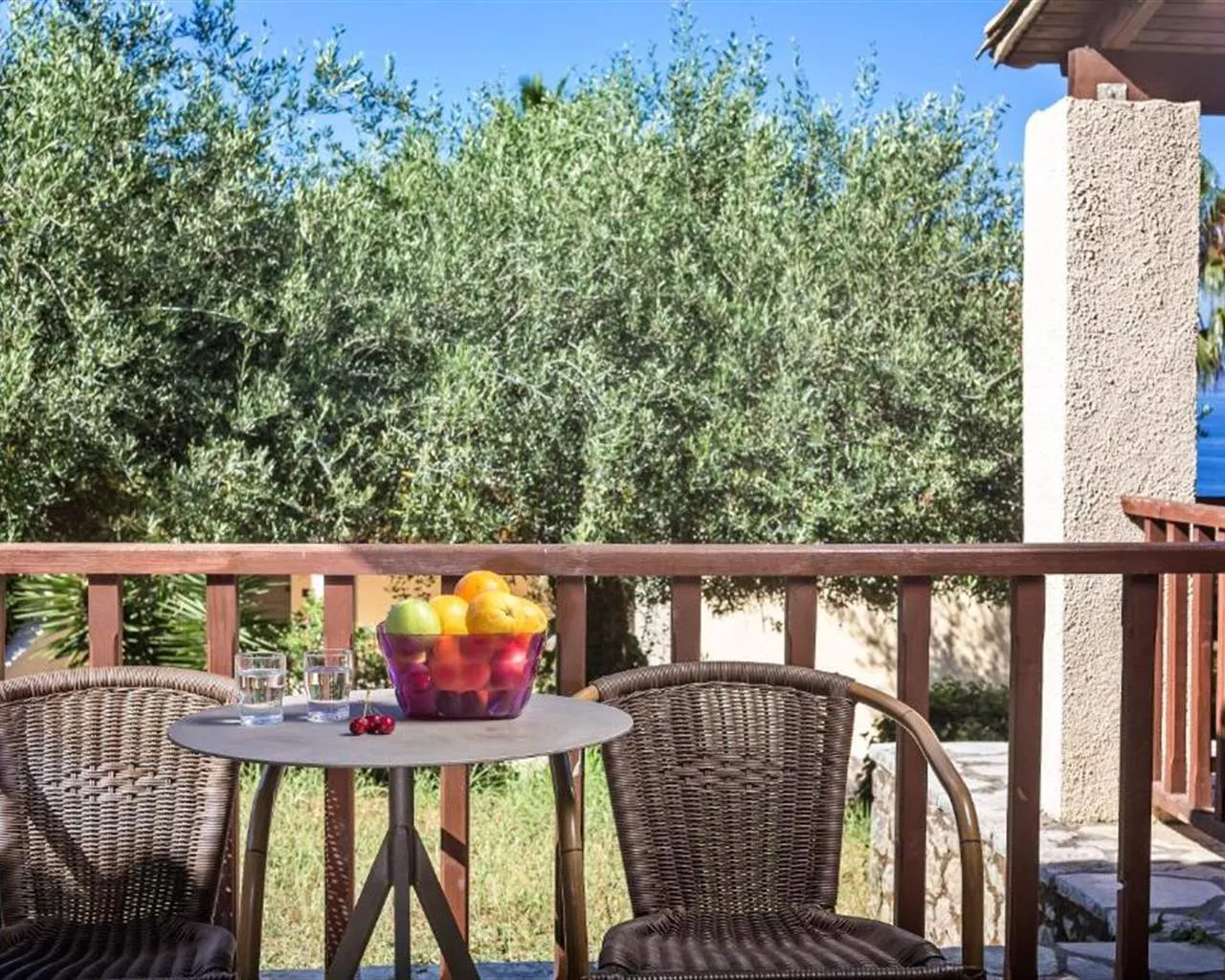Aeolos Beach Resort, Perama, Grčka — Bungalow Double Garden View