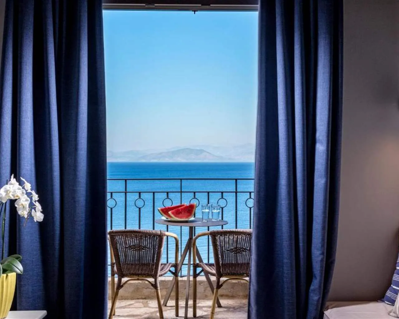 Aeolos Beach Resort, Perama, Grčka — Single Room Main Building Sea View