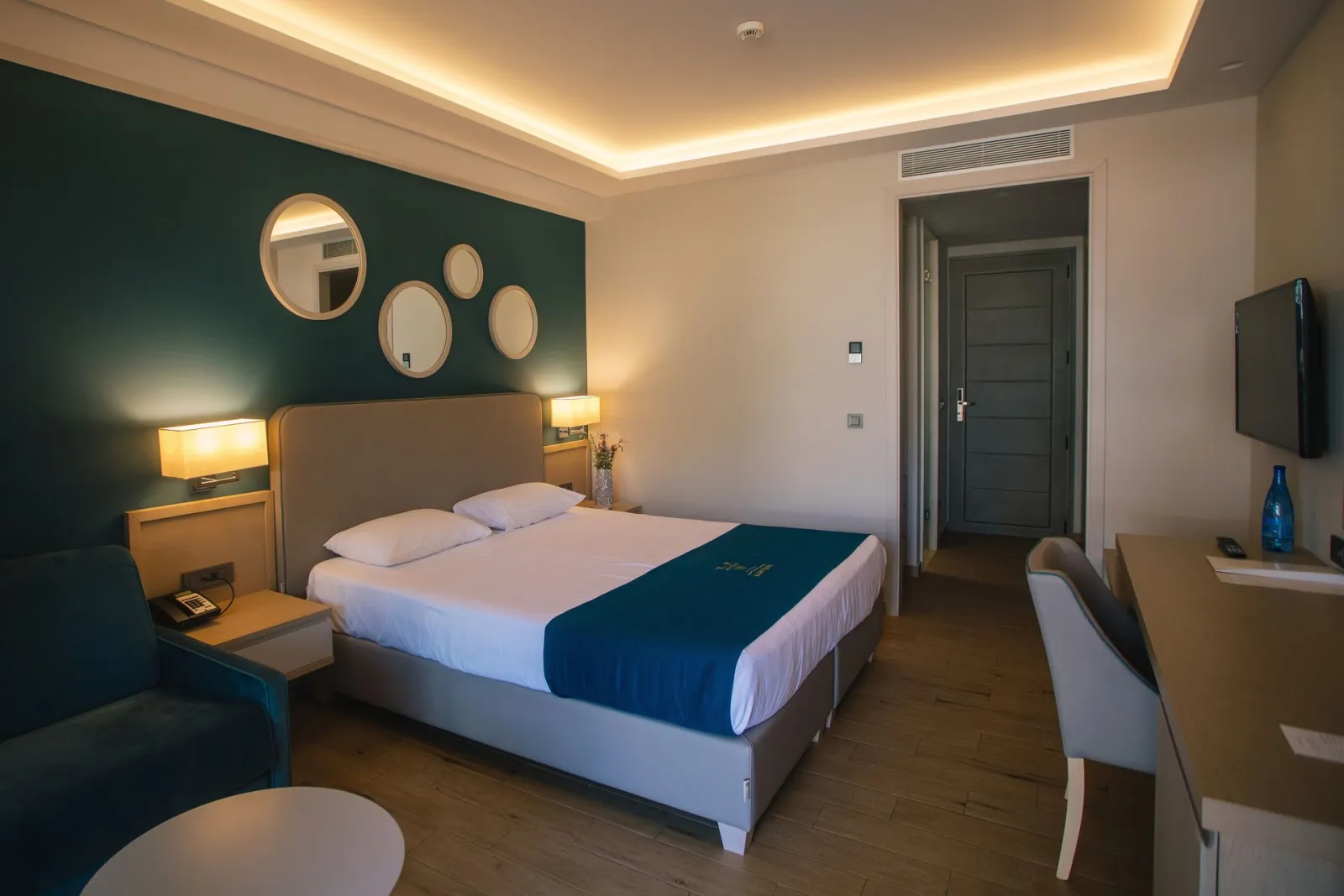 Almyros Beach Resort & Spa, Almiros (Aharavi), Grčka — DELUXE DBL FOR SINGLE
