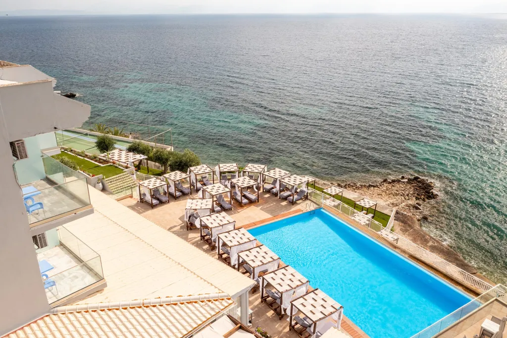 Alyssium Adults Friendly (13+), Benitses, Grčka — fotografija 27