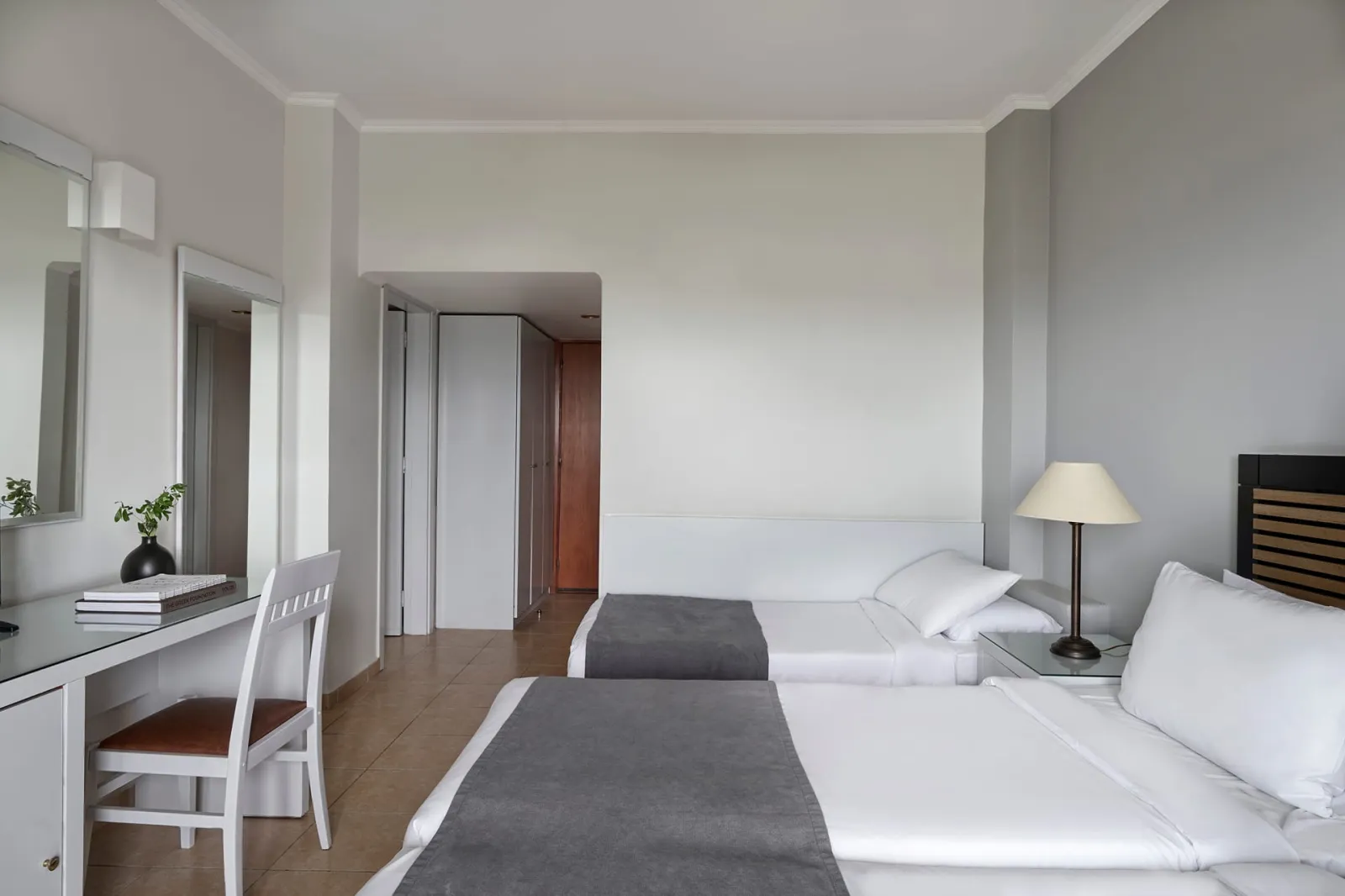 Ariti Grand Hotel Corfu, Kanoni, Grčka — 2-Bedroom Family Room Lake View