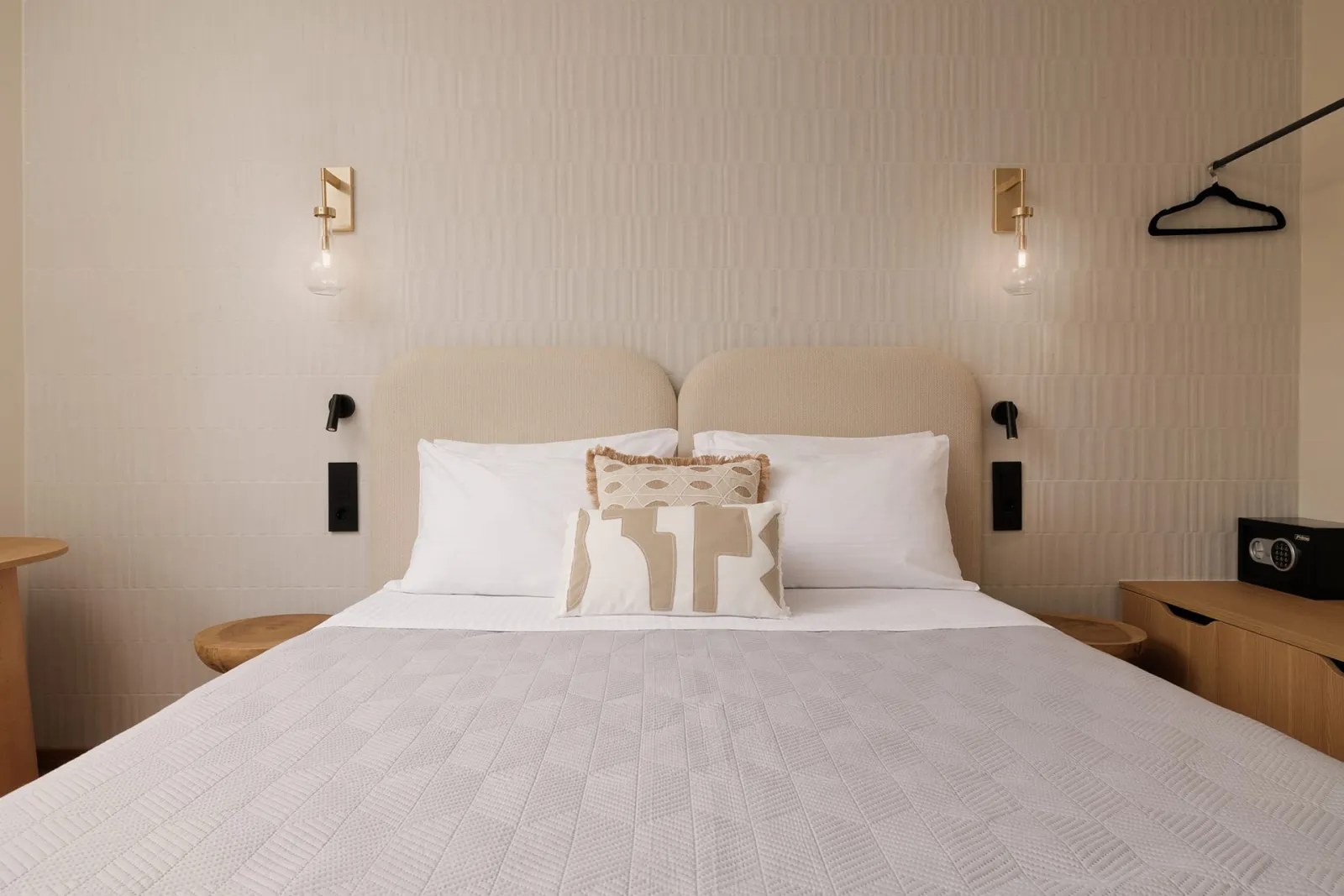 Avia, Grad Krf, Grčka — Ground Floor Disability Room
