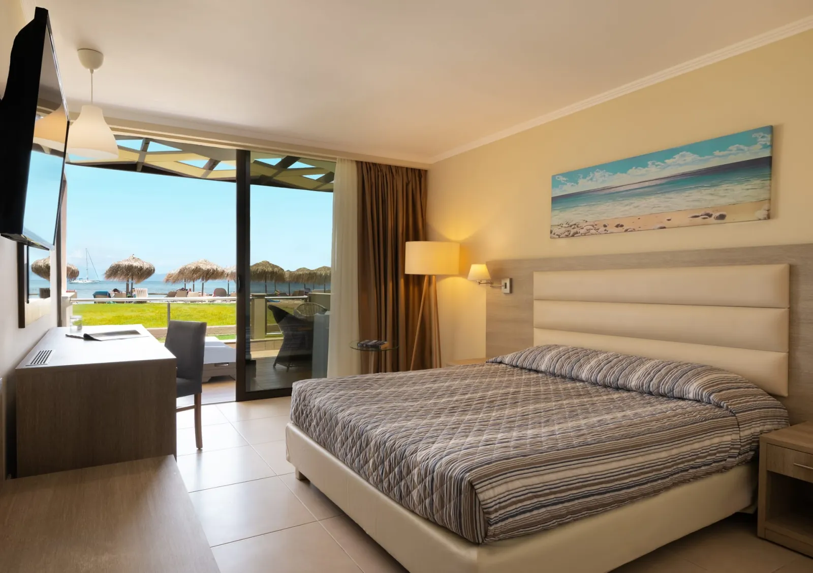 Canvas by Mitsis Messonghi, Moraitika / Mesongi, Grčka — Double Bungalow Beach Front