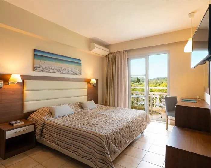 Canvas by Mitsis Messonghi, Moraitika / Mesongi, Grčka — Double Room Twin River View