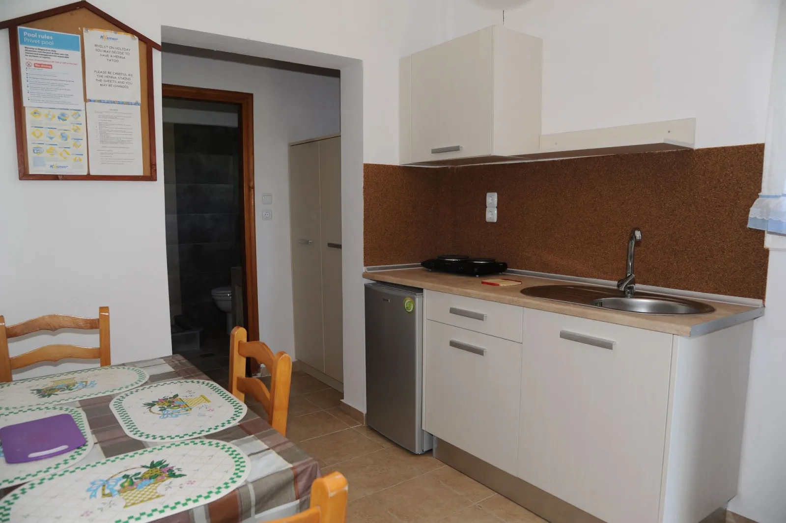 Captain's Studios & Apartments Corfu, Agios Petros / Kavos, Grčka — Two Bedroom Apartment Garden View / apartman sa dve spavaće sobe i pogledom na vrt