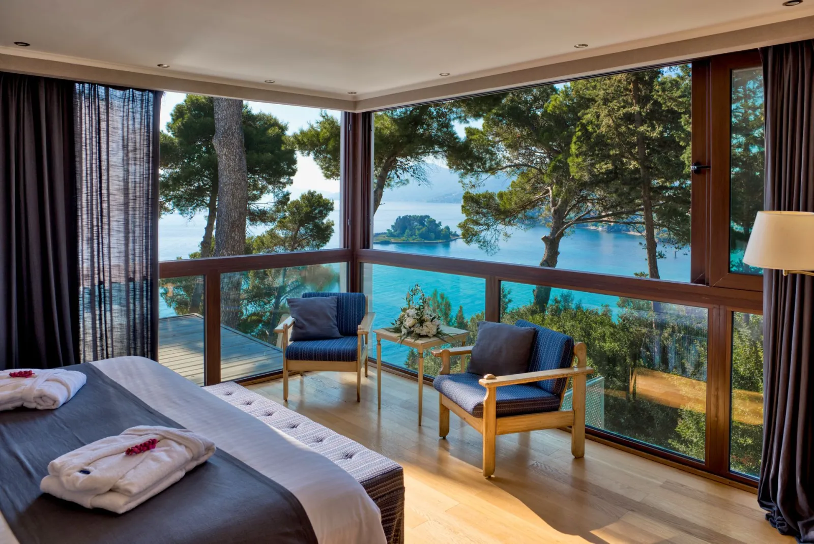 Corfu Holiday Palace, Kanoni, Grčka — Kalotheatis 2 Bedroom Bungalow Sea / Mouse Island View