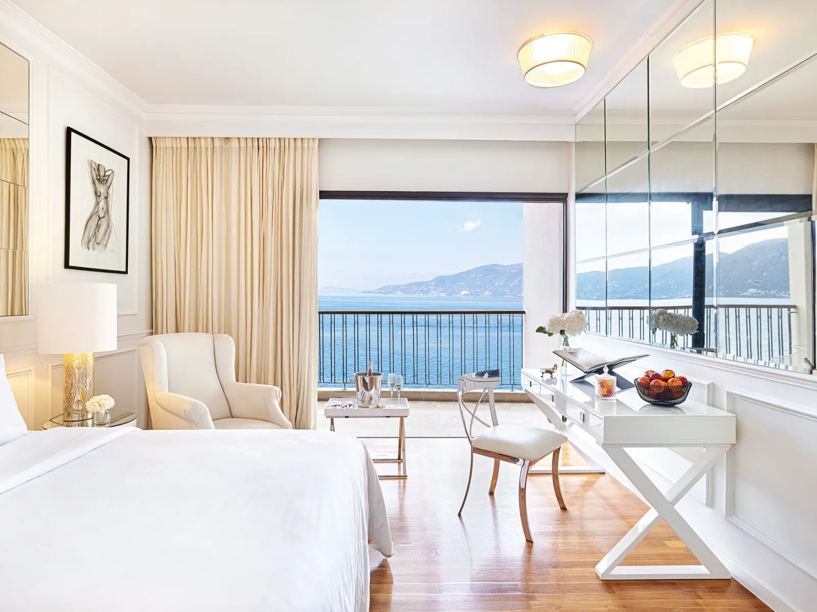Corfu Imperial A Grecotel Resort To Live, Komeno, Grčka — Cruise Guestroom Sea View