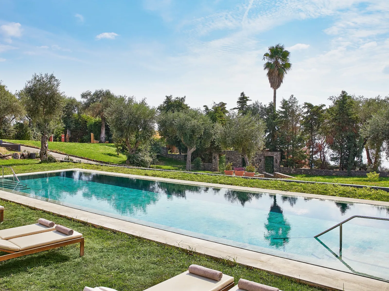 Corfu Imperial A Grecotel Resort To Live, Komeno, Grčka — Family Bungalow  Open Plan Sharing Pool 1st Floor