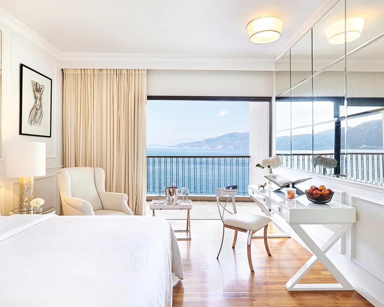 Corfu Imperial A Grecotel Resort To Live, Komeno, Grčka — Guestroom Cruise /Imperial Building Sea View
