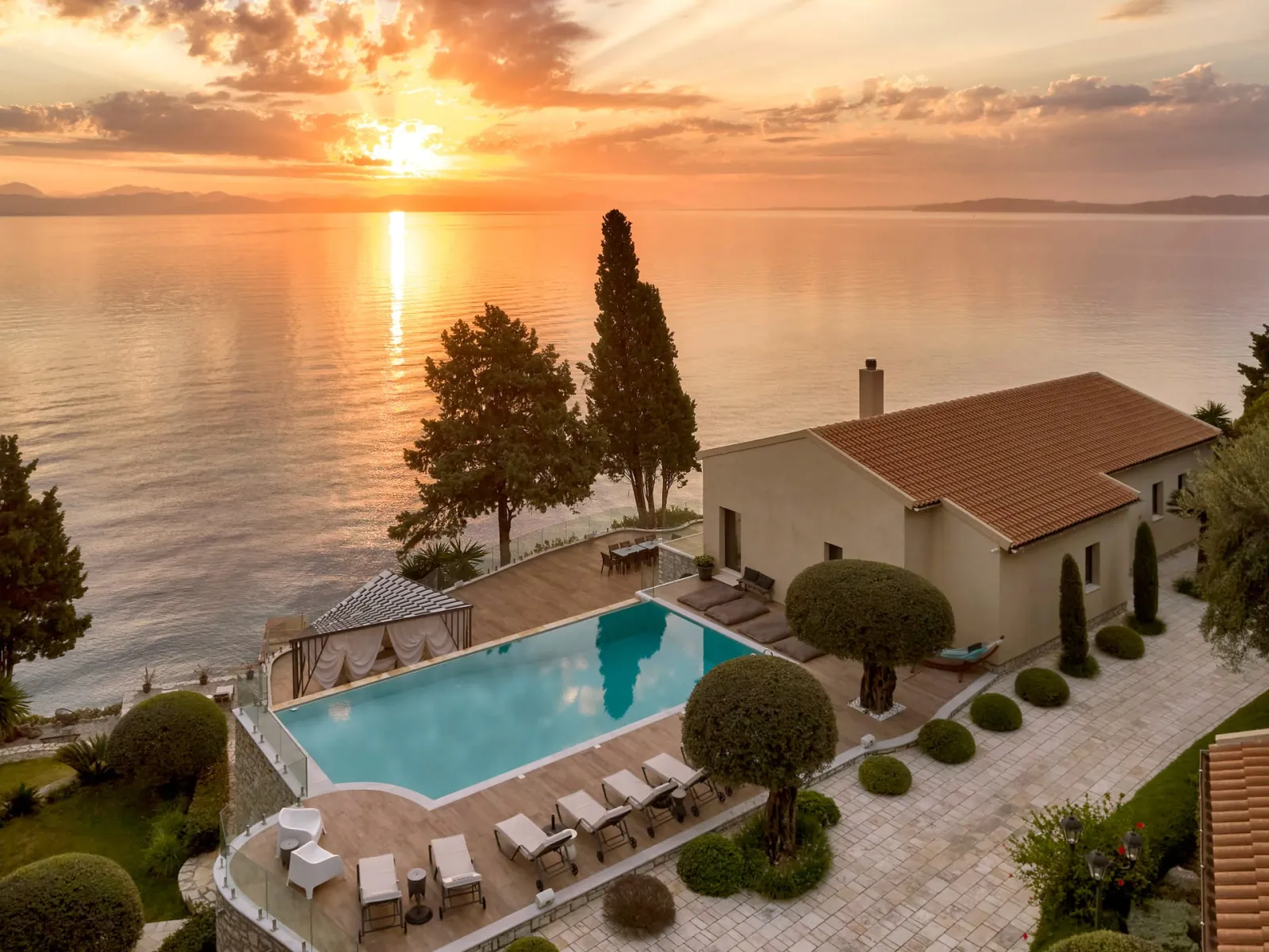 Corfu Perfect Property Management and Services, Grad Krf (kontakt upravnika; jedinice na različitim lokacijama), Grčka — 7 Bedrooms | Villa Perfect Glorioza | Perama