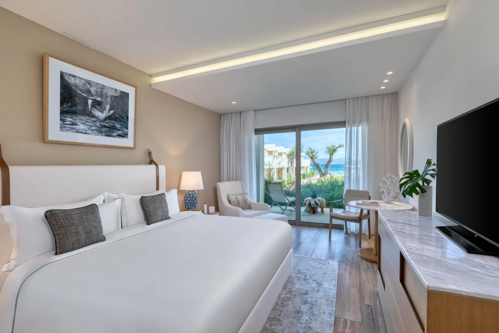 Domes Miramare, A Luxury Collection Resort (Adults Only Hotel), Moraitika, Grčka — Emerald Retreat Sea View