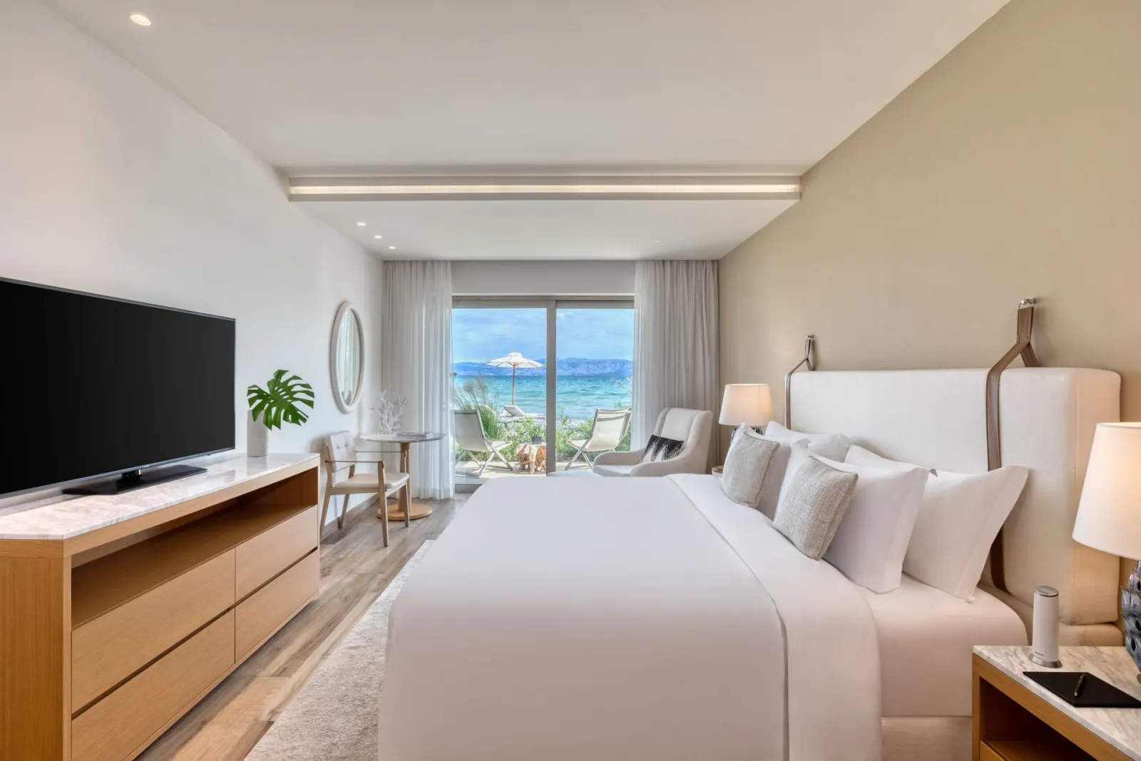 Domes Miramare, A Luxury Collection Resort (Adults Only Hotel), Moraitika, Grčka — Emerald Suite Beachfront