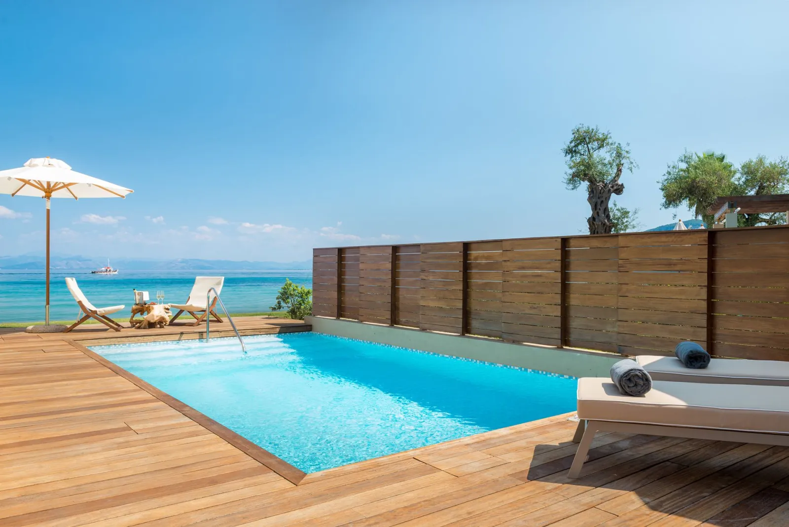 Domes Miramare, A Luxury Collection Resort (Adults Only Hotel), Moraitika, Grčka — Pavilion Suite Waterfront with Private Pool