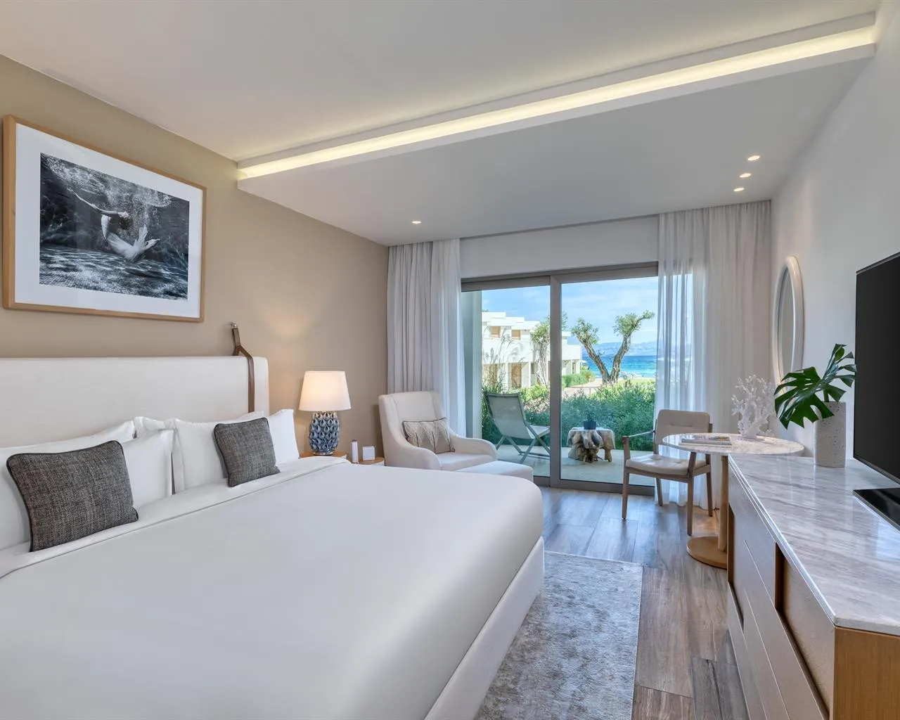 Domes Miramare, A Luxury Collection Resort (Adults Only Hotel), Moraitika, Grčka — Room Emerald Retreat Sea View