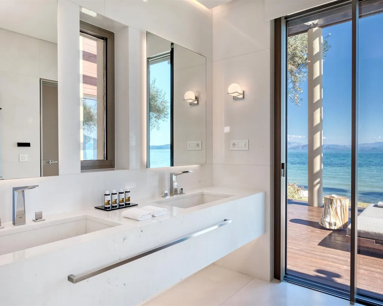 Domes Miramare, A Luxury Collection Resort (Adults Only Hotel), Moraitika, Grčka — Villa HRH Ivory /Haute Living Selection/