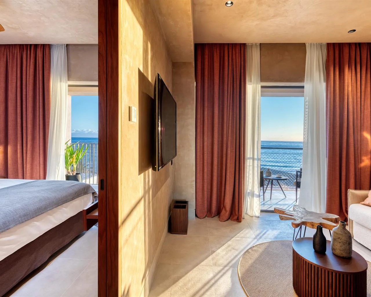 Domes of Corfu, Autograph Collection, Glifada, Grčka — Family Suite Sapphire Sublime /Haute Living Selection