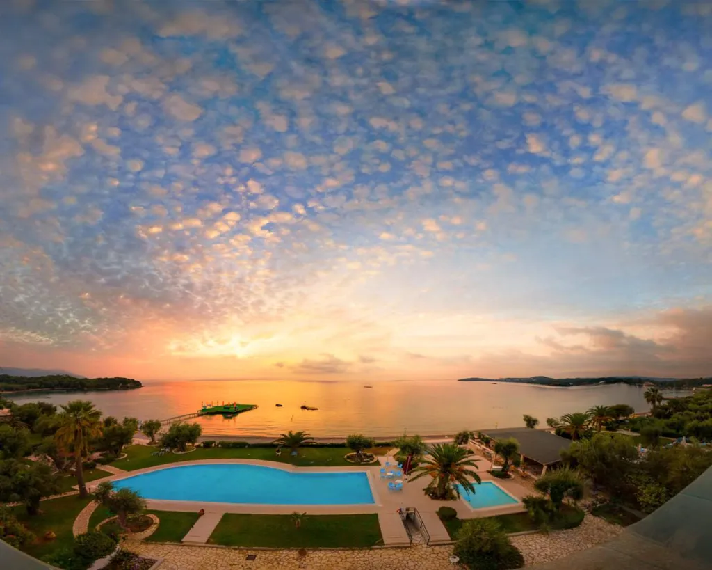 Elea Beach Hotel-CRF, Dassia, Grčka — plaža