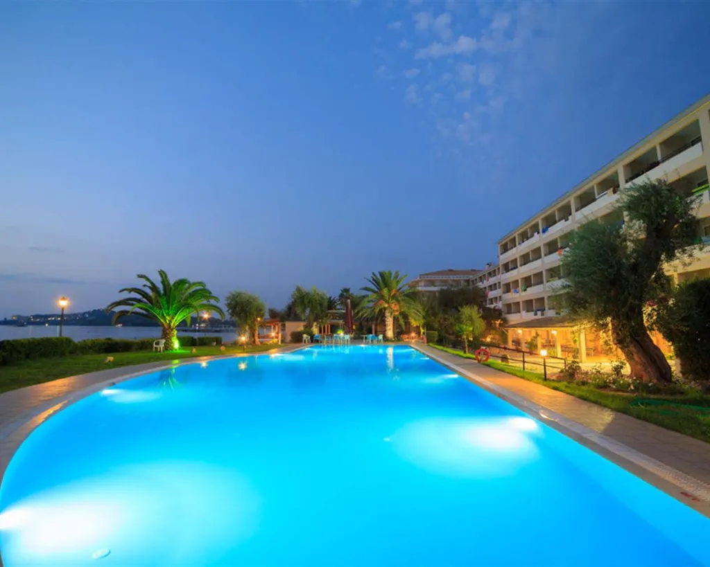Elea Beach Hotel-CRF, Dassia, Grčka — plaža