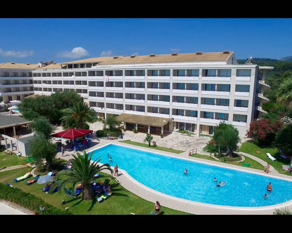 Elea Beach Hotel-CRF, Dassia, Grčka — plaža