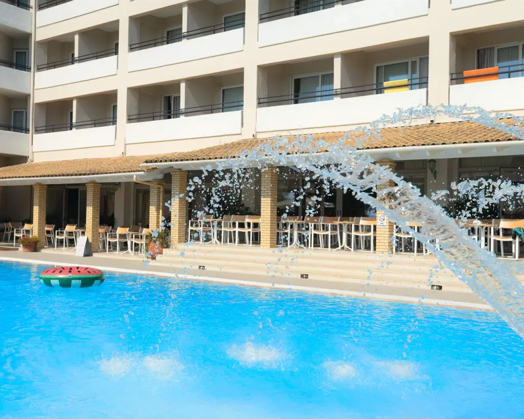 Elea Beach Hotel-CRF, Dassia, Grčka — plaža