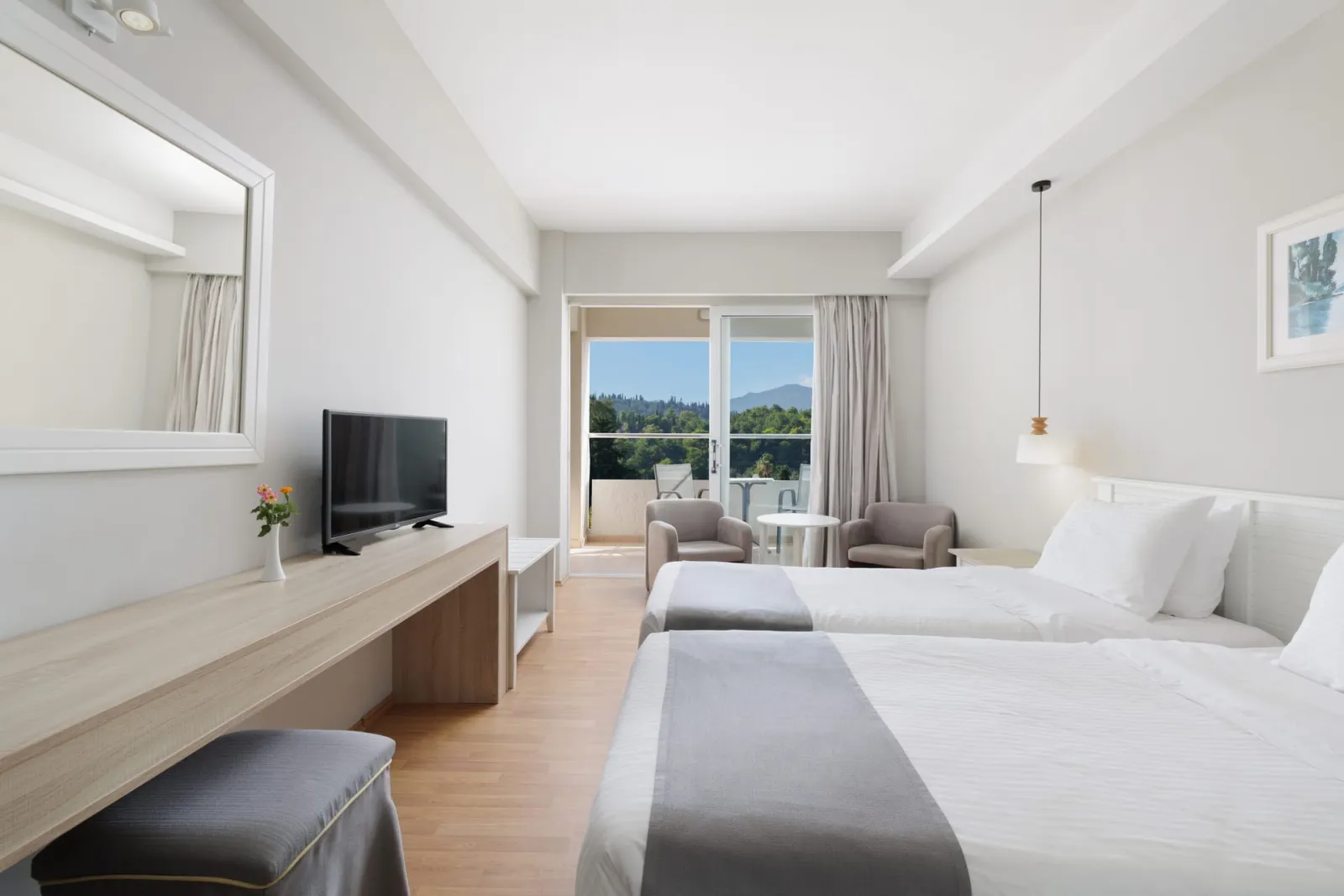 Elea Beach Hotel-CRF, Dassia, Grčka — Double or Twin Room with Mountain View