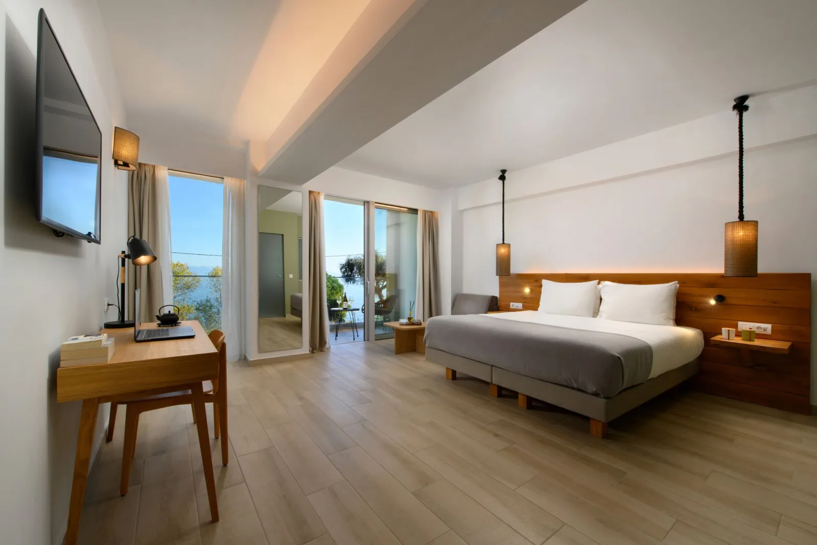 Eleals Boutique Hotel, Perama, Grčka — Essential Suite with Sea View