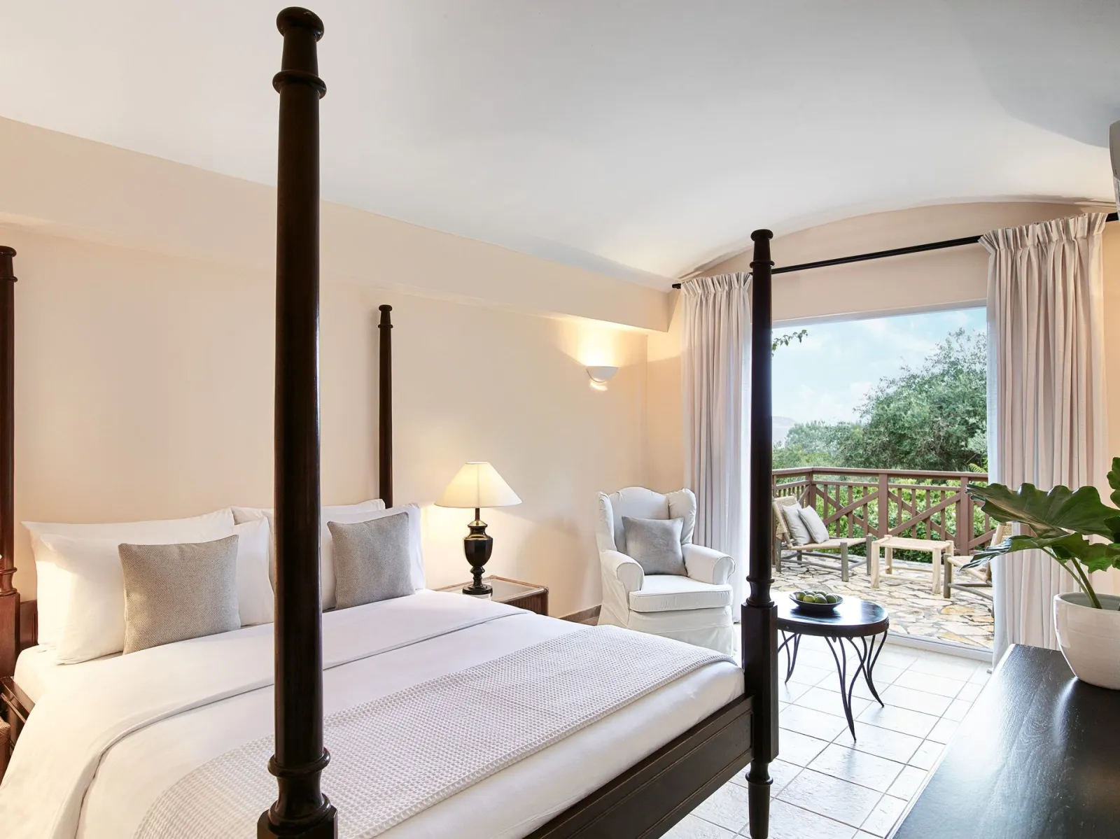 Grecotel Daphnila Bay Dassia, Dasia, Grčka — Daphnila Family Bungalow Garden View