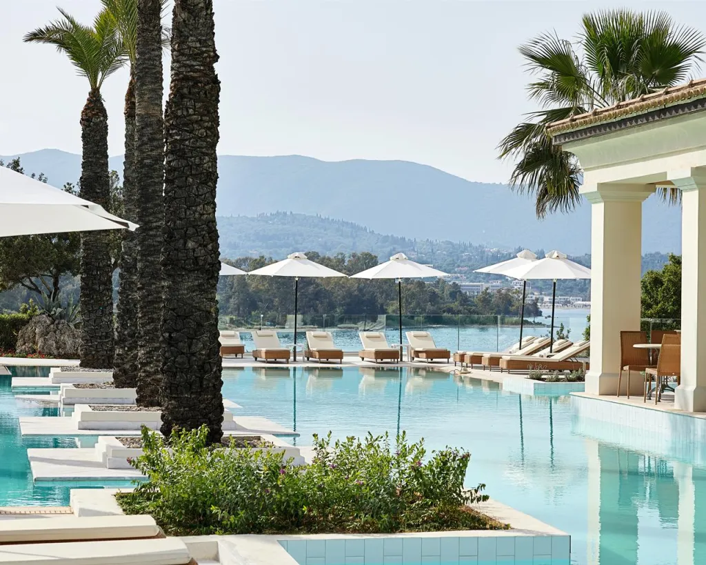 Grecotel Eva Palace at Kommeno Peninsula, Komeno, Grčka — bazen
