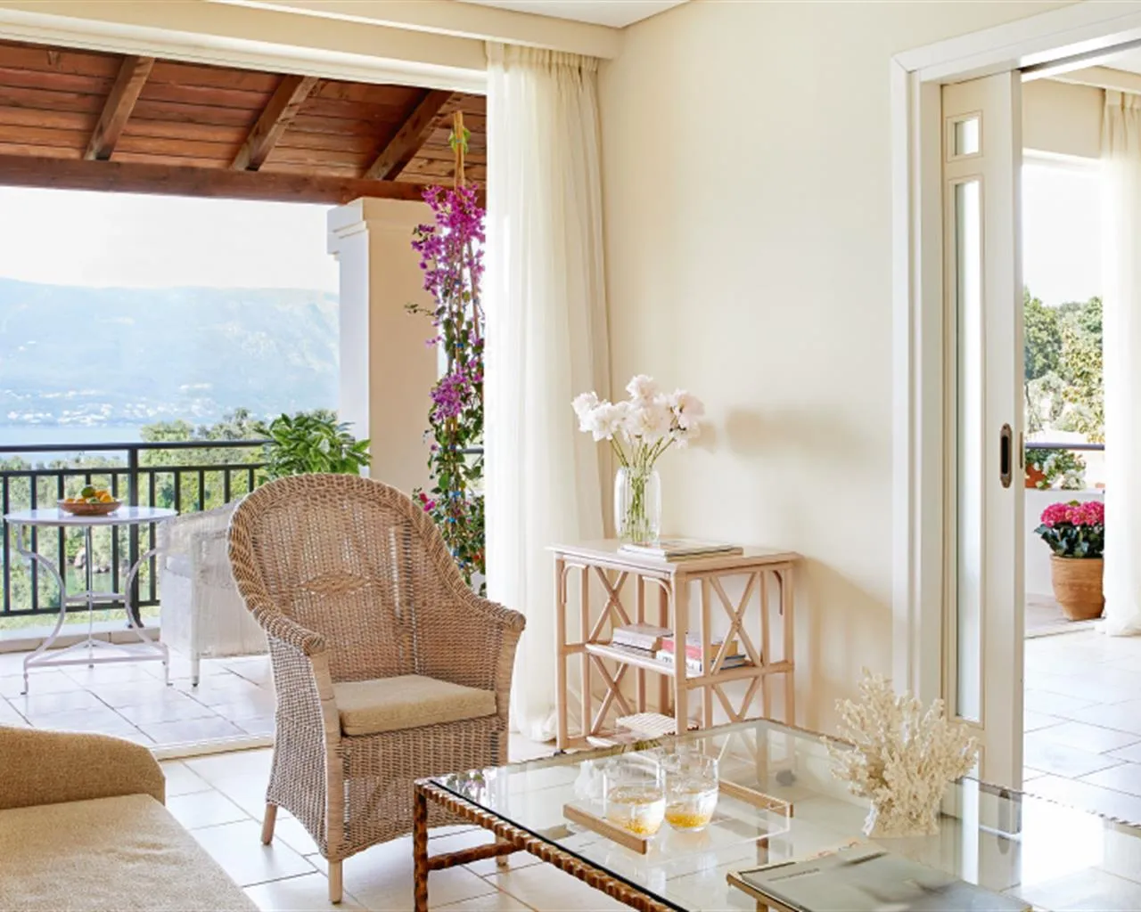 Grecotel Eva Palace at Kommeno Peninsula, Komeno, Grčka — Bungalow Suite Deluxe Garden View