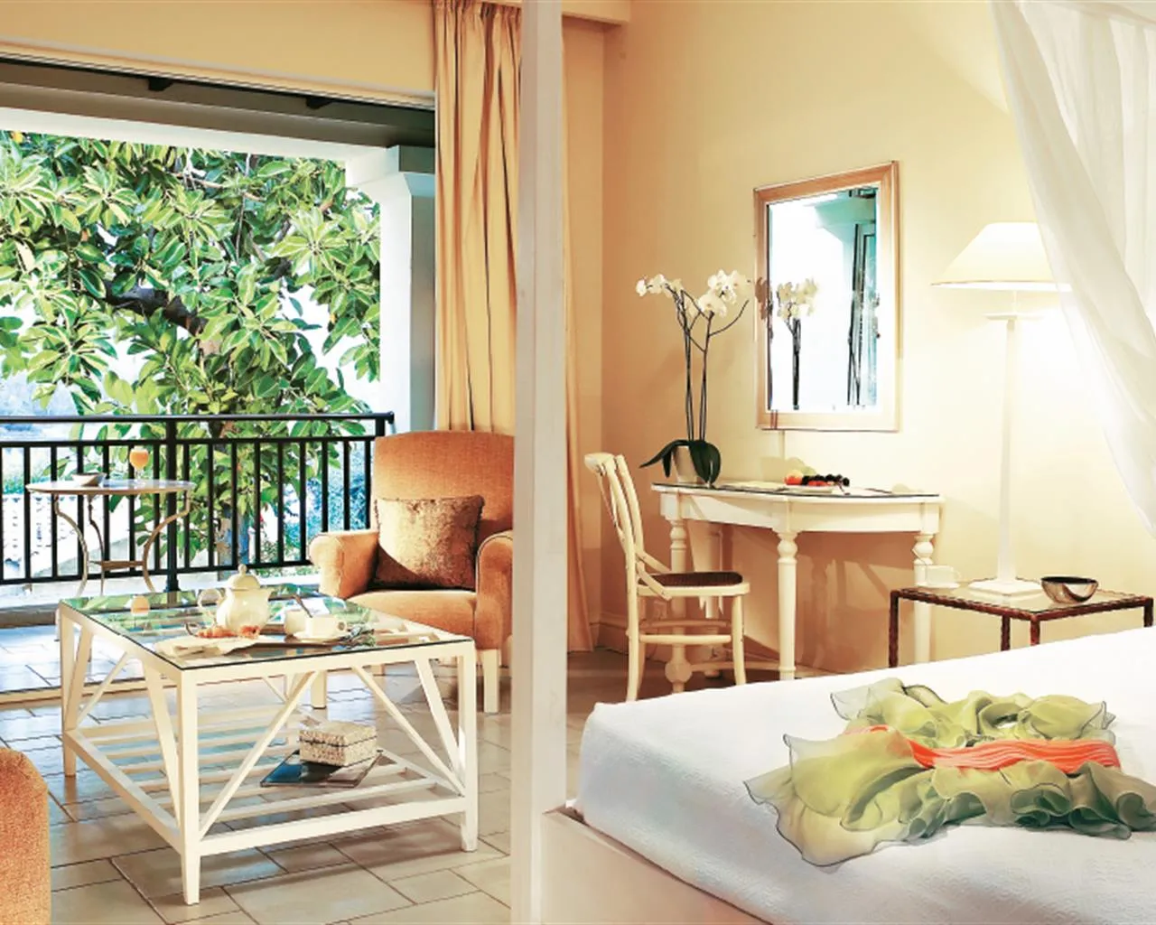 Grecotel Eva Palace at Kommeno Peninsula, Komeno, Grčka — Bungalow Suite Junior Sea View