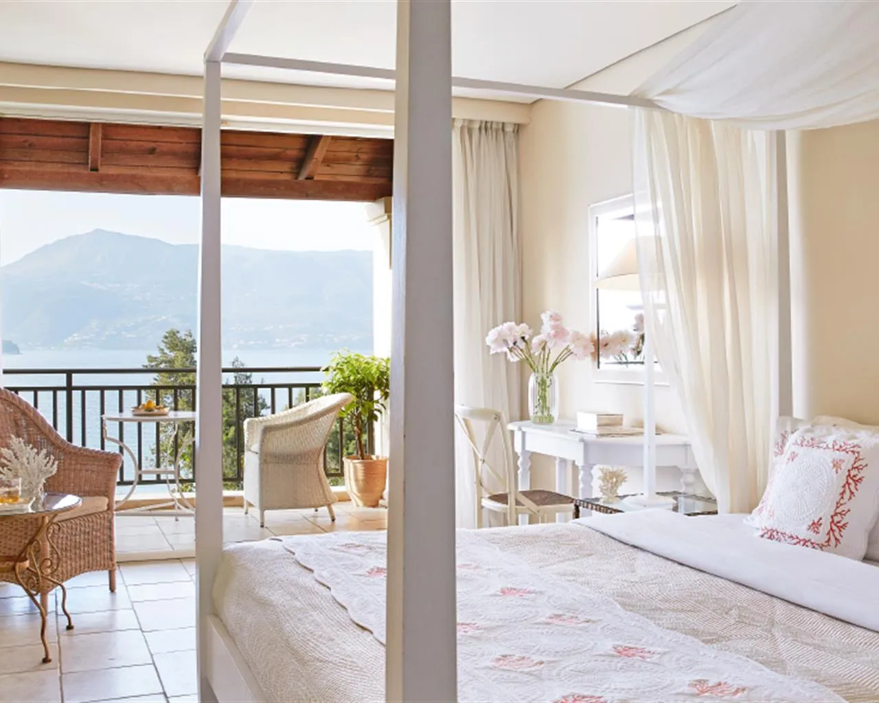 Grecotel Eva Palace at Kommeno Peninsula, Komeno, Grčka — Bungalow Superior Sea View
