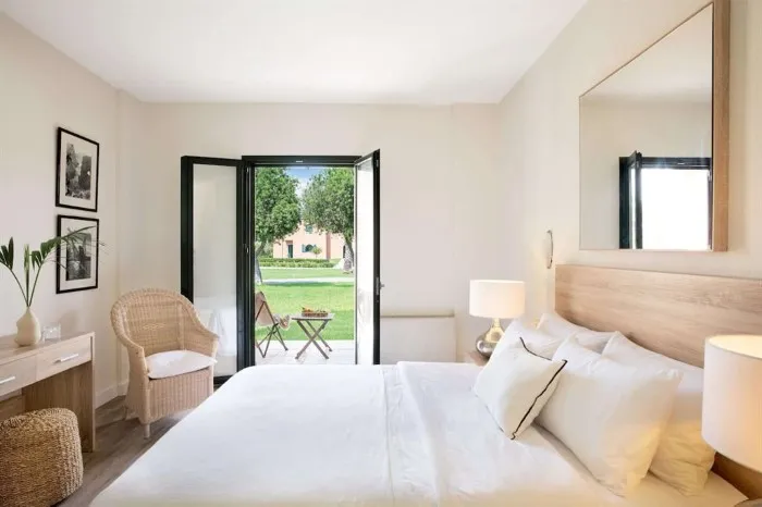 Grecotel Luxme Costa Botanica, Aharavi, Grčka — Bungalow For Single Use Botanica Shaded Veranda /The Summer Houses