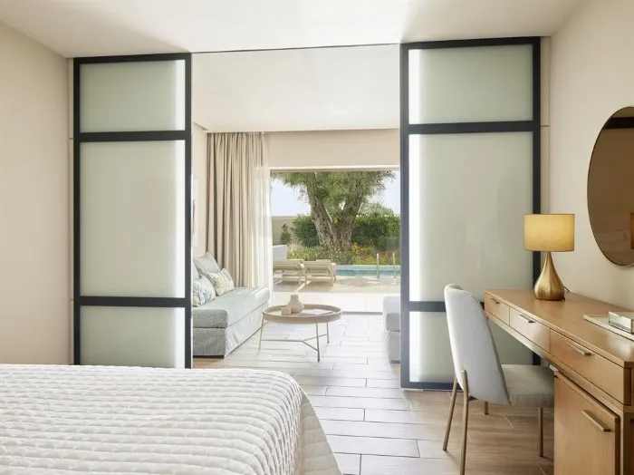 MarBella, Agios Ioannis Peristeron, Grčka — Junior Suite Private Pool Garden View