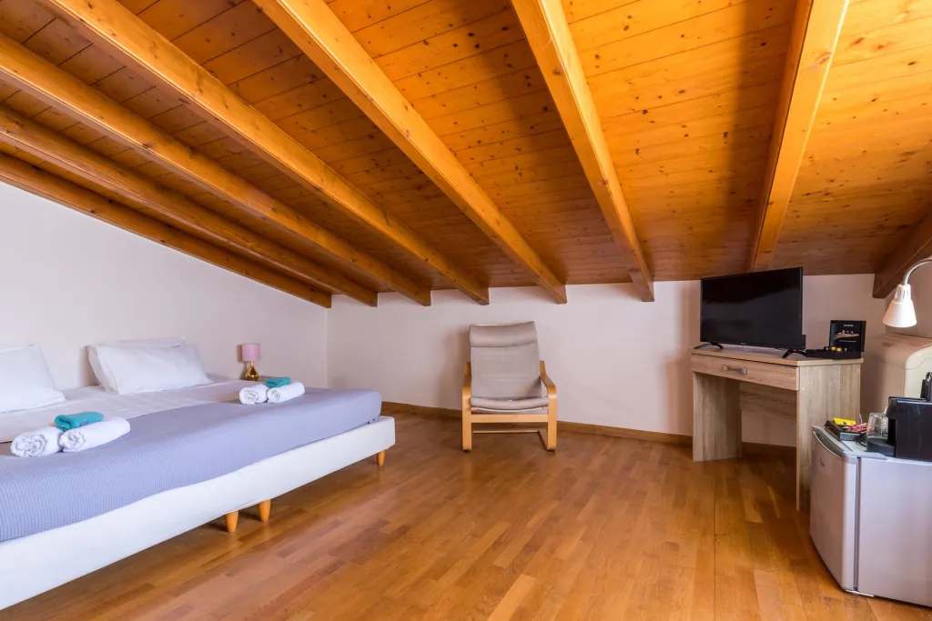 Moraitis Hospitality, Krf – različite lokacije, Grčka — Moraitis Mansion-2 Floor Unique Home