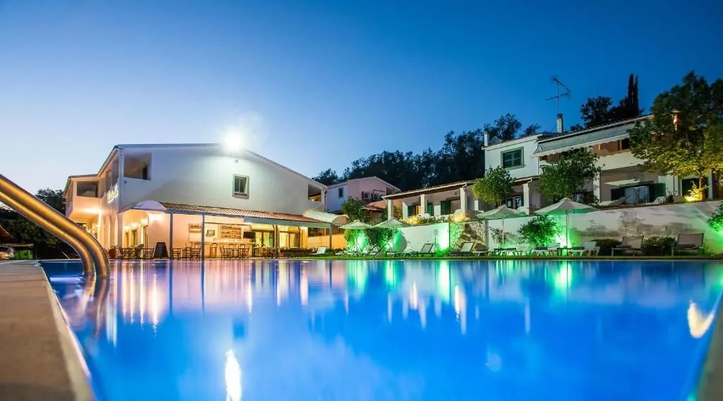 Paradise Inn Corfu, Liapades, Grčka — fotografija 2