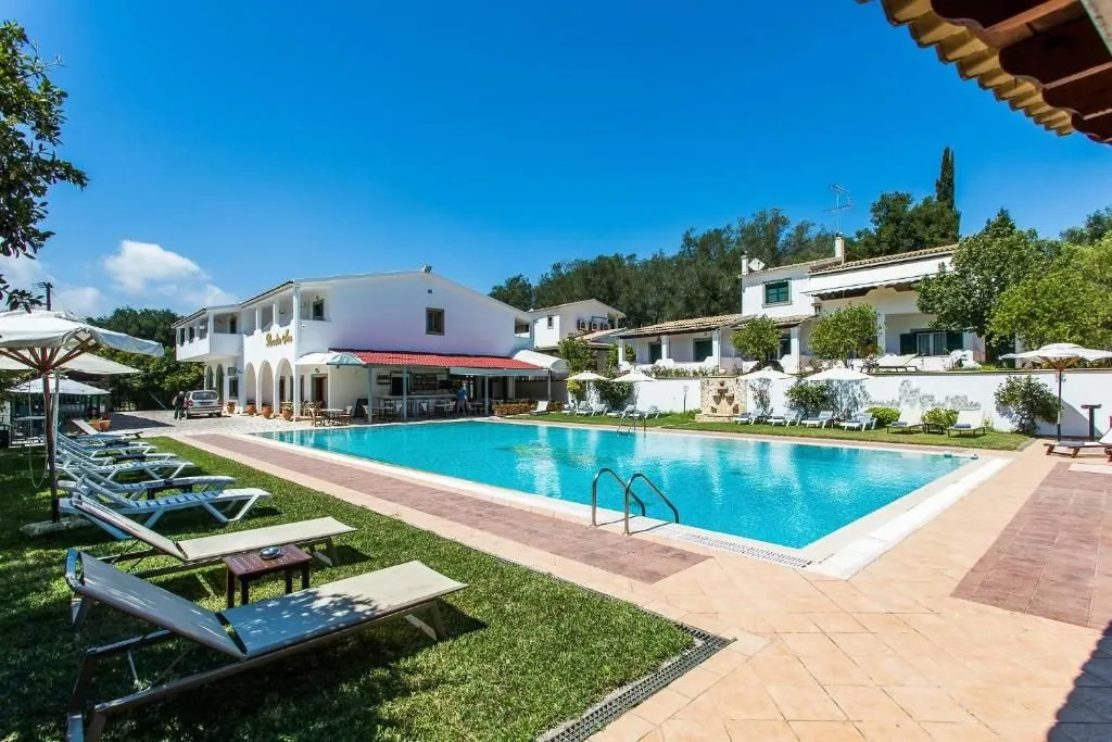 Paradise Inn Corfu, Liapades, Grčka — fotografija 9