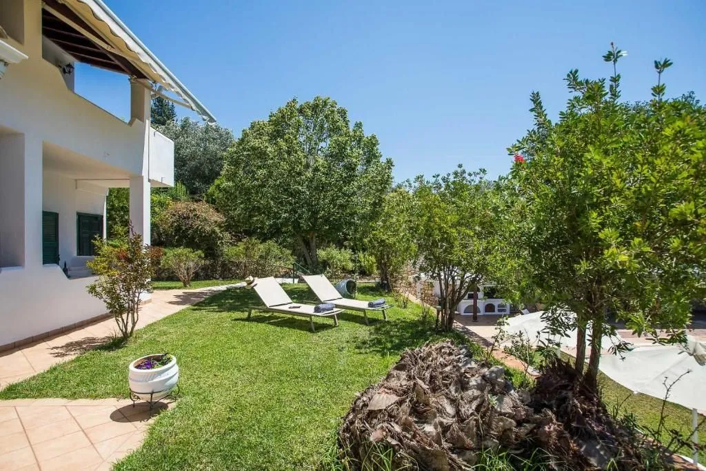 Paradise Inn Corfu, Liapades, Grčka — fotografija 11