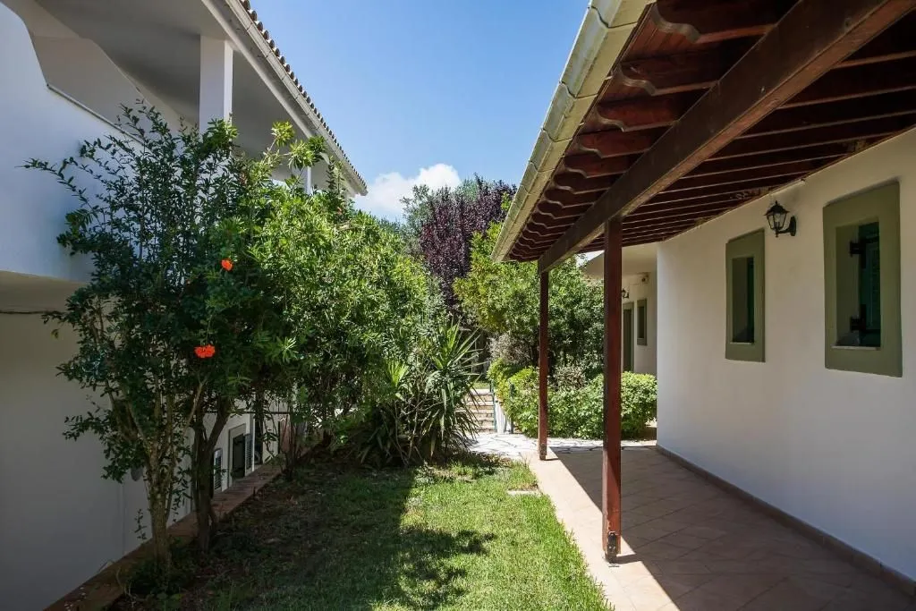 Paradise Inn Corfu, Liapades, Grčka — fotografija 12