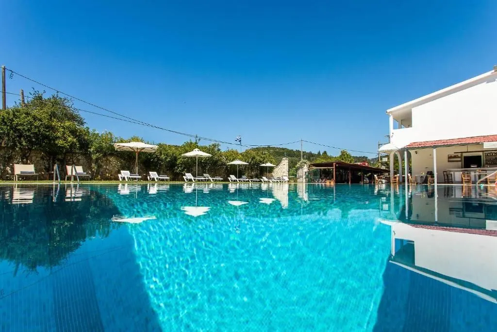 Paradise Inn Corfu, Liapades, Grčka — fotografija 16