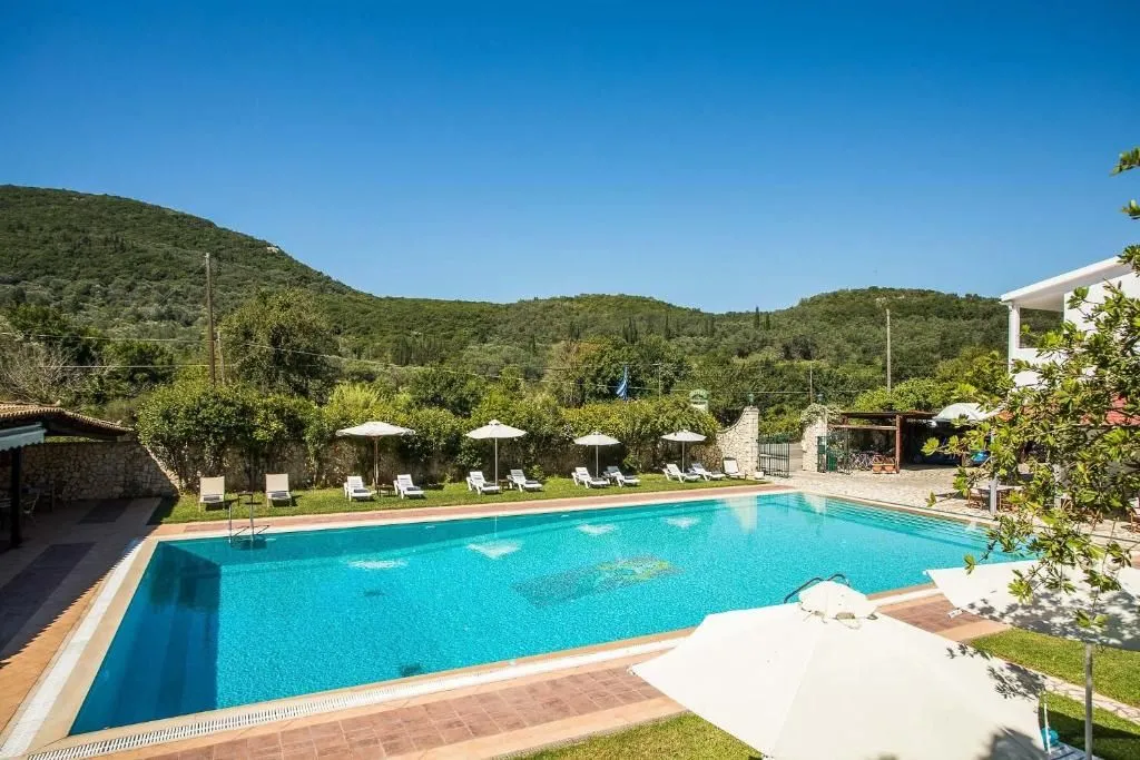 Paradise Inn Corfu, Liapades, Grčka — fotografija 18