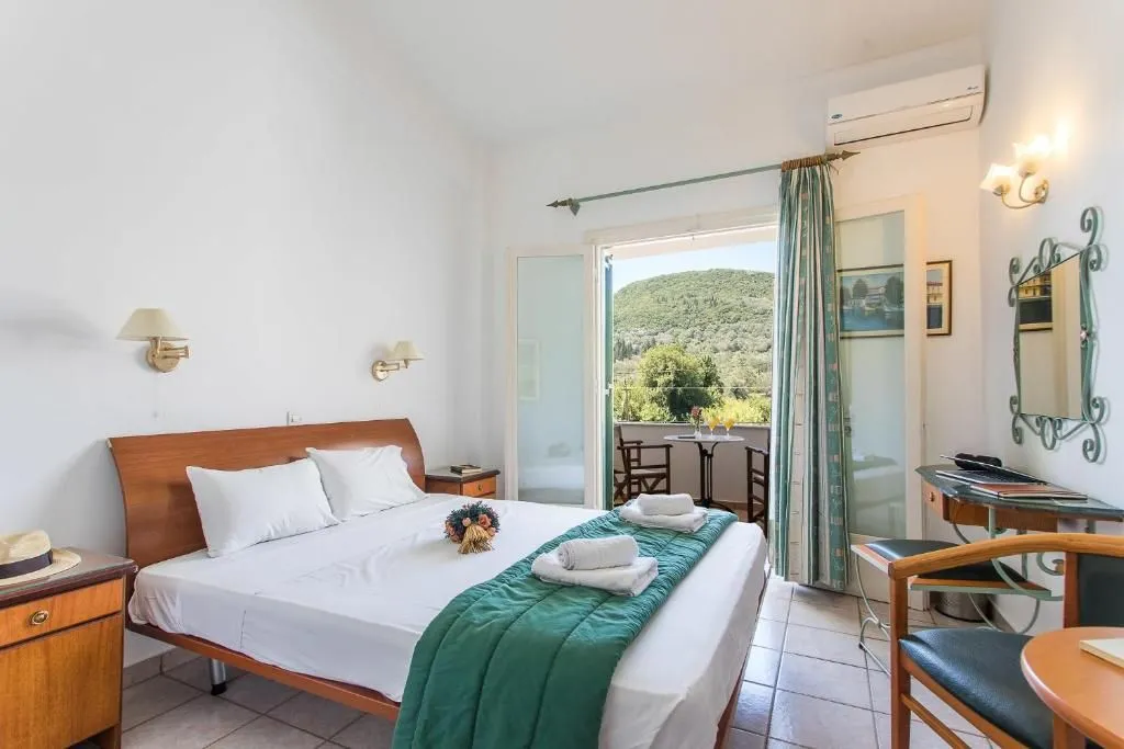 Paradise Inn Corfu, Liapades, Grčka — Double Room