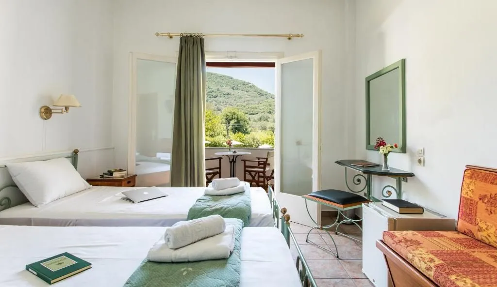 Paradise Inn Corfu, Liapades, Grčka — Triple Room