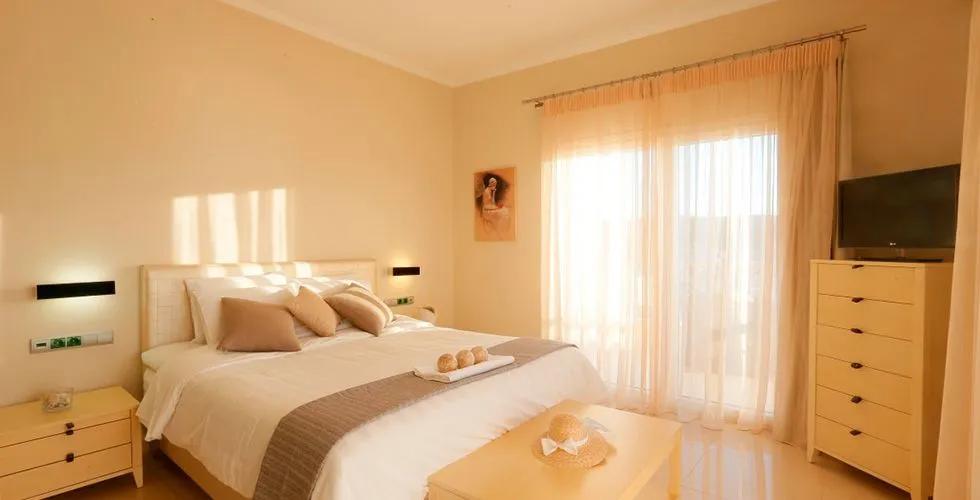 Picture Suites Corfu, Agios Stefanos Avliotes, Grčka — Master Suite with Sea View
