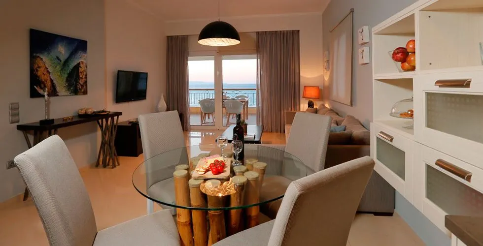 Picture Suites Corfu, Agios Stefanos Avliotes, Grčka — Master Suite with Sea View