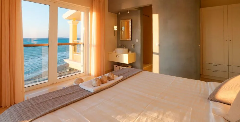 Picture Suites Corfu, Agios Stefanos Avliotes, Grčka — Master Suite with Sea View