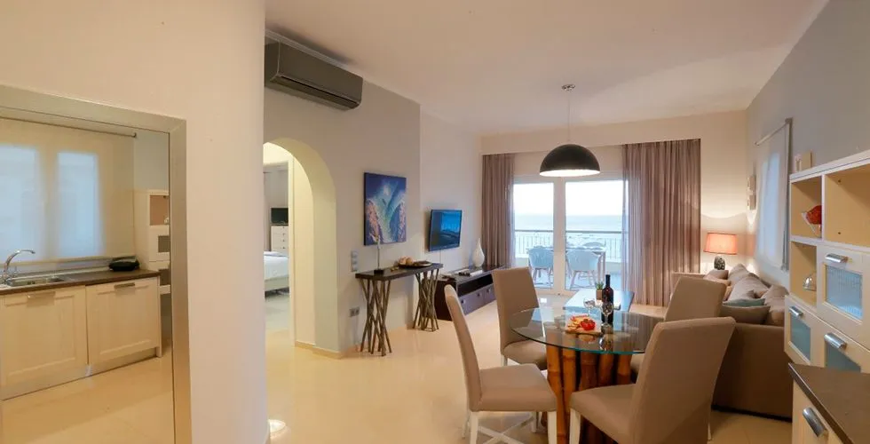 Picture Suites Corfu, Agios Stefanos Avliotes, Grčka — Master Suite with Sea View